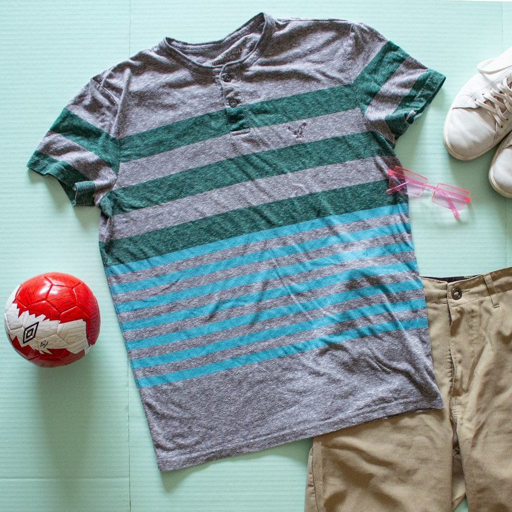 American Eagle Outfitter - Henley Style Grey Striped Short-sleeved Tee - Mens S - Picture 2 of 7